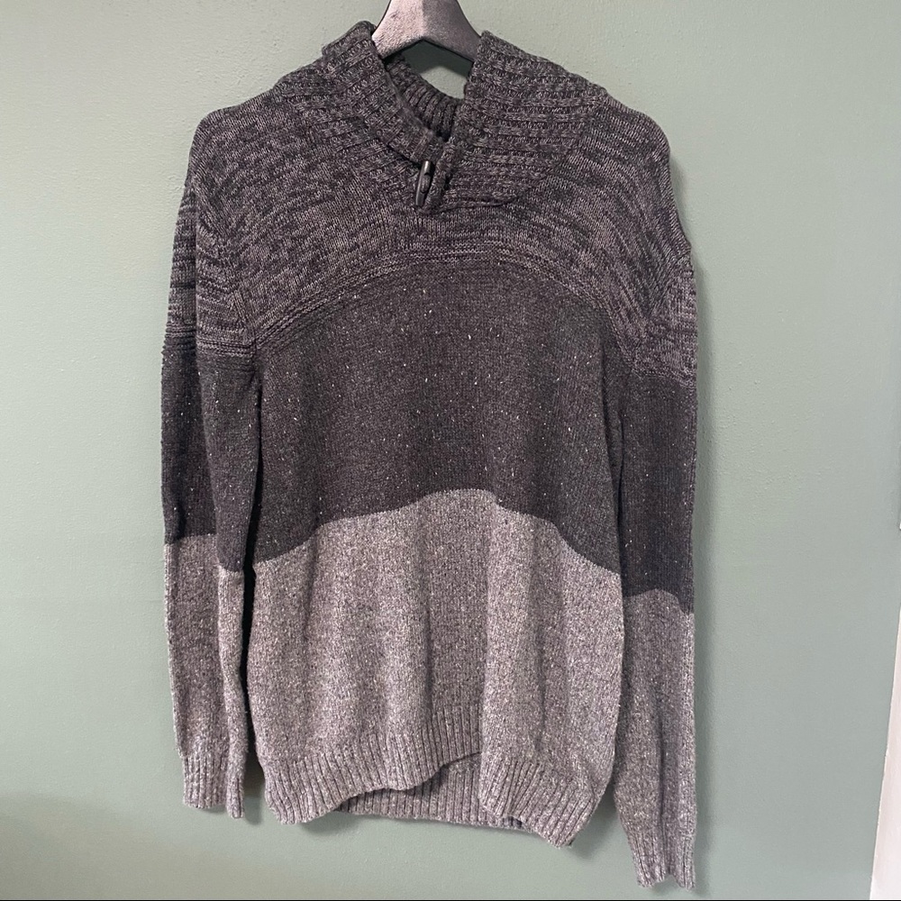Great Northwest Men’s Grey Sweater with large Collar and toggle size large